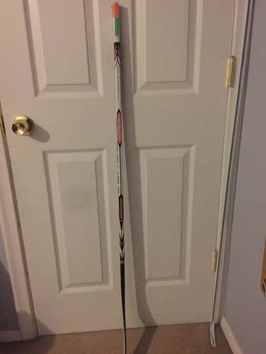 MID-KICK TECHNOLOGY youth Hockey Stick.