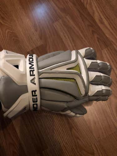 Gray And White Under Armour Biofit Gloves