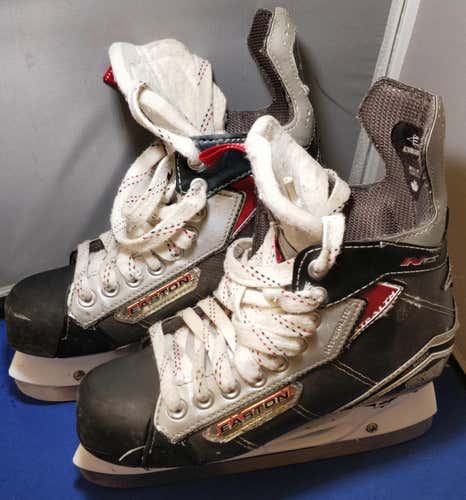 Easton Stealth S9 Skates Junior Size 5 Very good used condition
