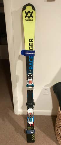 2018 Volkl Racetiger SL Skis