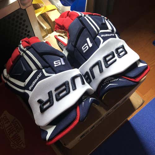 University Of Connecticut Bauer Supreme 1S Gloves