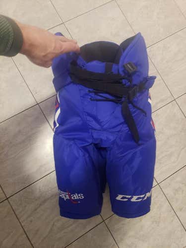 New CCM Capitals 3rds pants, rare model, tanks, large