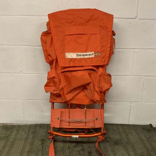 World Famous THE EVEREST 228 Vintage Hiking Backpack Magnesium External Frame