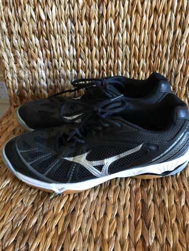 Volleyball Shoes- Women’s Size 10 Mizuno