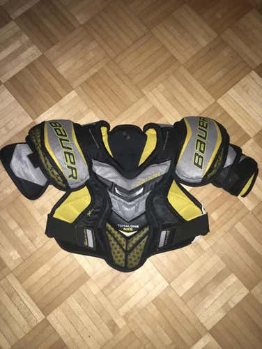 Jr. Large Bauer NXG Shoulder Pads
