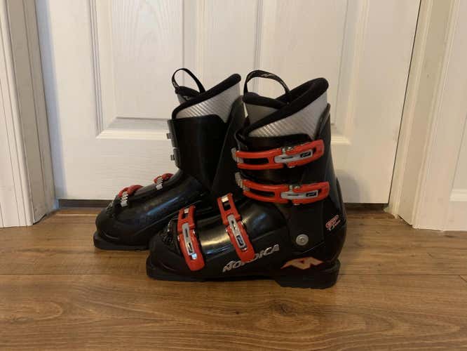 Nordica Ski Boots , Size 26.5