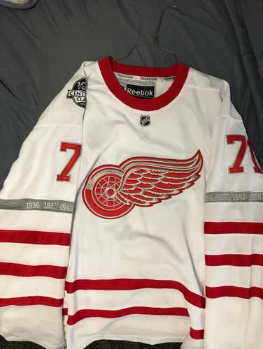 Centennial Classic Dylan Larkin Jersey