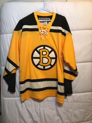 Boston Bruins Mens Medium Like New Replica Jersey