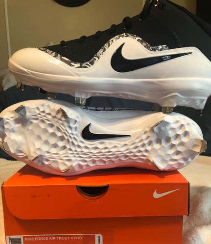 Nike Force Zoom Trout 4