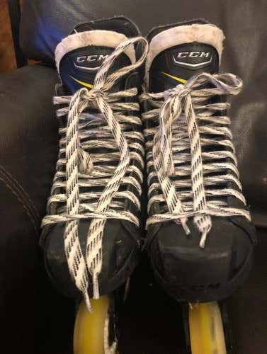 CCM TACKS Roller Skates Size 4 Youth