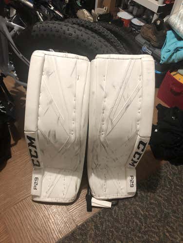 CCM Int P2.9 Leg Pads 32+1
