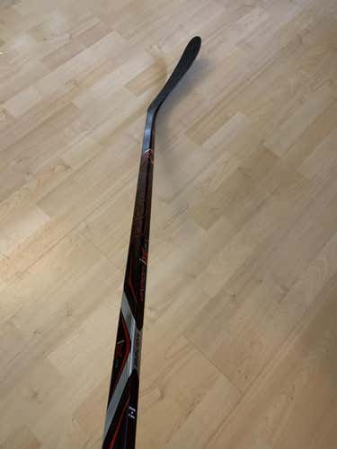 Bauer RH ADV stick dressed as 1X Lite 87 flex