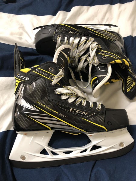 CCM Super Tacks Skates Senior Size 8 LIKE NEW USED ONCE