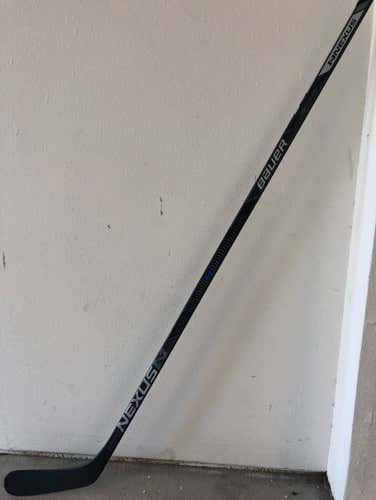 Bauer Nexus 9000 - RH - P92 - 112flex