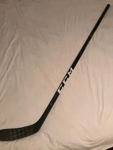 CCM RIBCOR TRIGGER 3D PMT GRIP HOCKEY STICK P28 MCDAVID 85 FLEX RIGHT HANDED