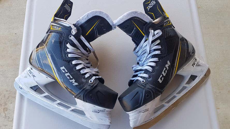 CCM Super Tacks AS1 Skates Senior size 8 EE TUUK