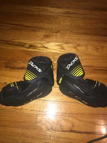 Ultra Tacks Vector Pro Elbow Pads