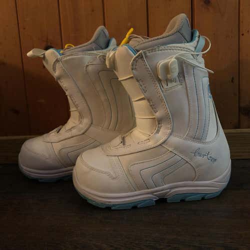 Burton size4 Emerald Boots