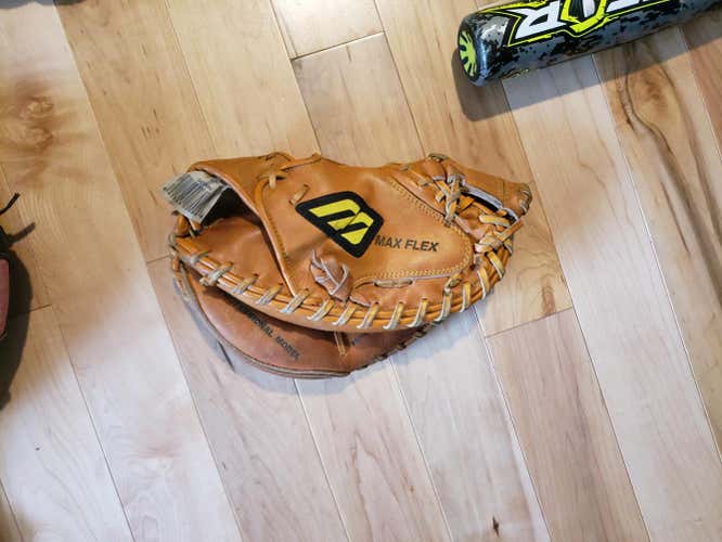 Mizuno catchers glove youth