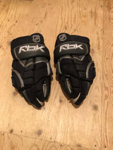 Used Black Reebok 9K Gloves 15”