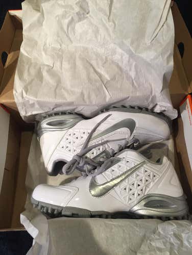 NIKE TURF SHOES, NEW, Size 6