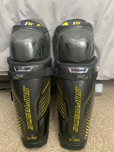 Bauer Shin Pads Size 15