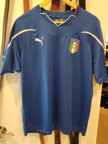 Italia men's team jersey XL. Puma