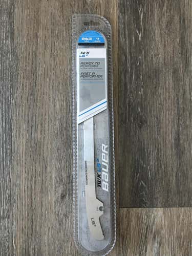 New Bauer Lightspeed LS2 272 Size 8