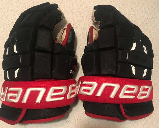 Nexus 2N Hockey Gloves
