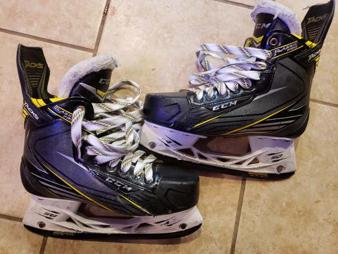 CCM Tacks Classic Pro Skates Size 6