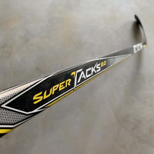 Like New CCM SuperTacks 2.0 RH p30 75 Flex Senior Stick - Used 1 time. Super Tacks 1x 1s Nexus Right