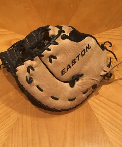 Easton Rival First Baseman Mitt