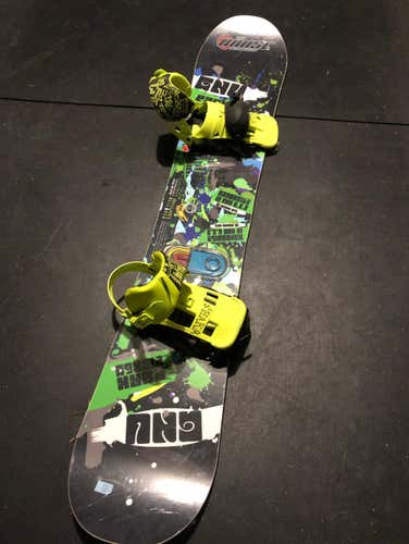GNU 2012 Park Pickle Snowboard w/ Forum Shaka Bindings