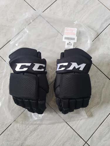 New CCM HGTK Kings mitts, 14s, blockers
