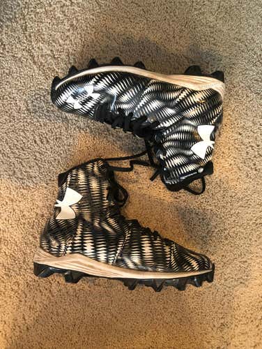 Under Armor Highlight Cleats-Size 8