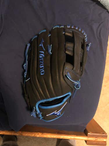 NWOT Mizuno MVP Prime SE