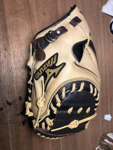 New Mizuno Glove