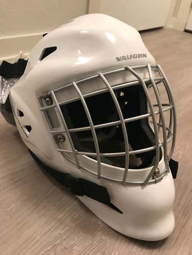 New Senior Vaughn 7400 Hockey Goalie Mask Helmet