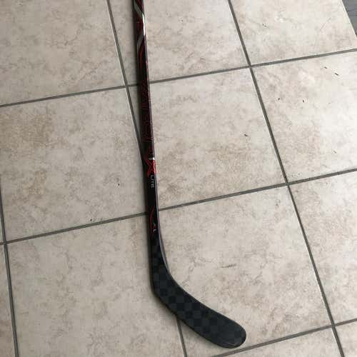 Bauer 1X LITE SENIOR GRIP RIGHT EICHEL P28 87 Flex Lie 5