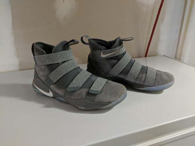 Nike Lebron soldier XI cool grey