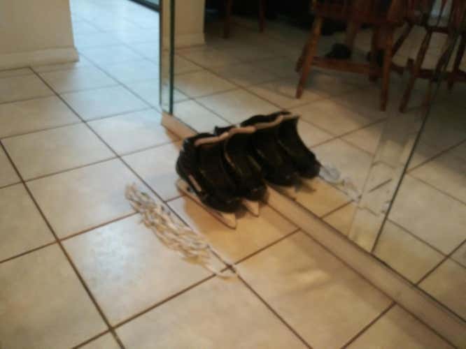 Bauer Goalie Skates Senior Size 7