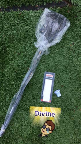 BNWT WARP GIRLS COMPLETE STICK W/ FREE GRIP AND BUTT END