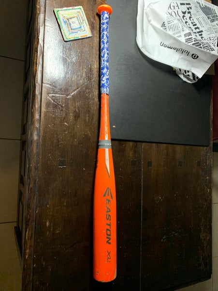 Easton XL1 used Comes with lizard skin on Bat Chips In Paint But Otherwise Perfect 31”