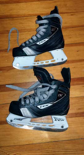 CCM U+ 06 Skates Junior Size 2.5