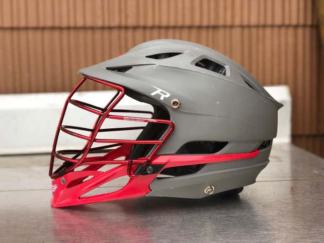 Matte Grey Cascade R Helmet (EXCELLENT CONDITION)