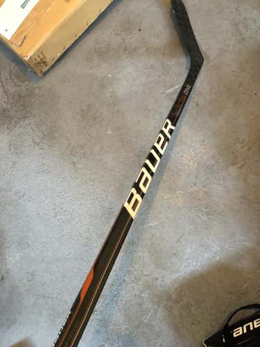 New Pro Stock Bauer TotalOne 77 Flex PM9 Lefty Stick