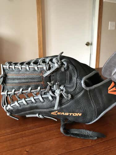 Easton Mako Glove Adult