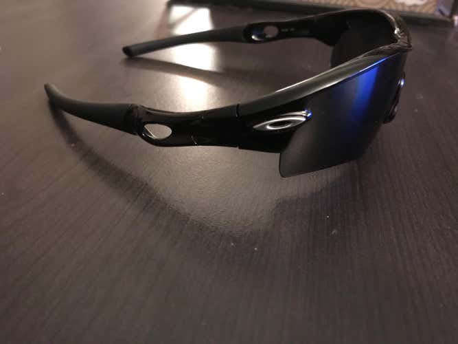 Oakley Men’s Sunglasses W/Hard Case