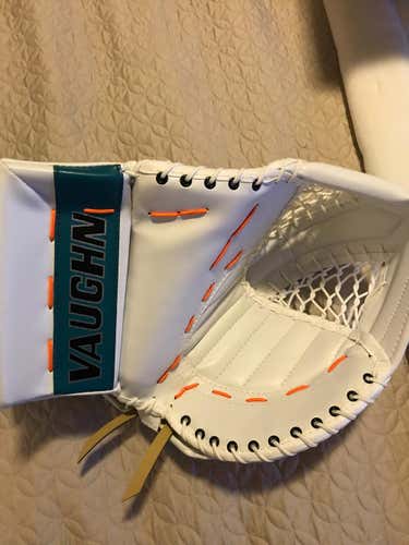 Brand New pro stock Martin Jones Vaughn V4 goalie glove