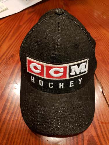 CCM Hat L/XL Black